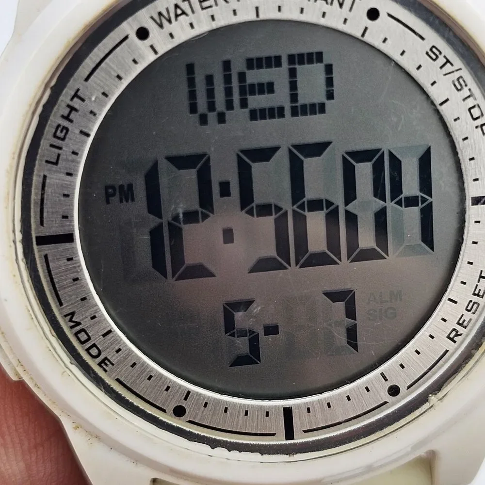 44MM‎ Men's Digital Watch White Case Cream Plastic Bands New Battery